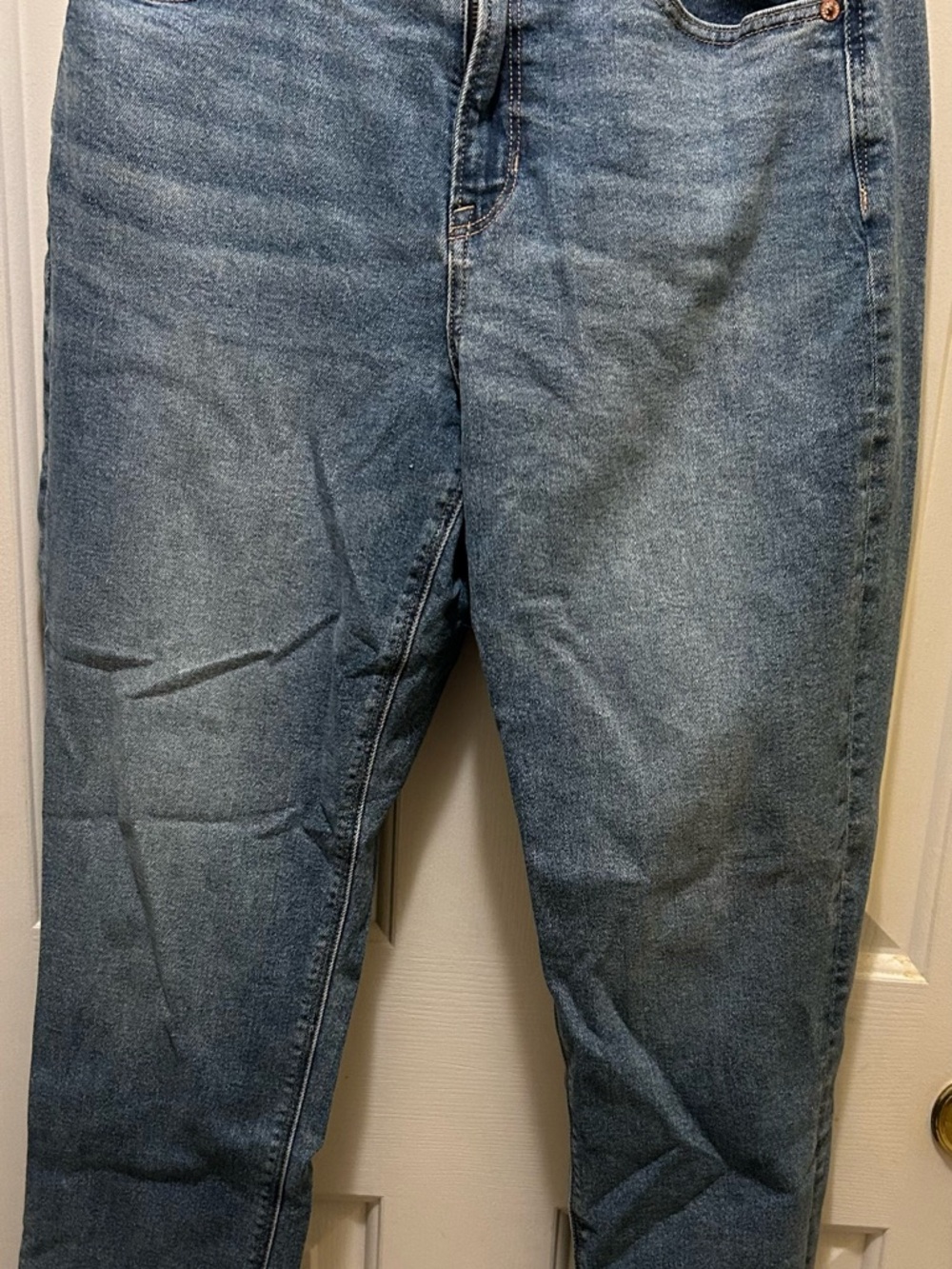 American Eagle Outfitters Women’s Straight Leg Jeans in Blue Denim